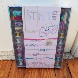 Girls jewelry making kit